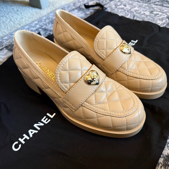 CHANEL Lambskin Quilted CC Heart Loafers in Beige size 40 - never worn - Picture 1 of 16
